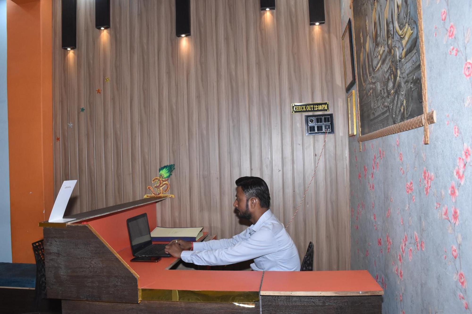 Hotel Veda'S Grand P.G Varanasi Exterior foto